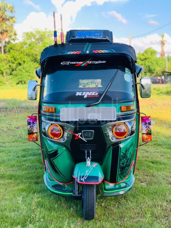Bajaj 4 stroke 2017 - பயன்படுத்தப்பட்டது முச்சக்கர வண்டி sale in Sri Lanka - patpat.lk