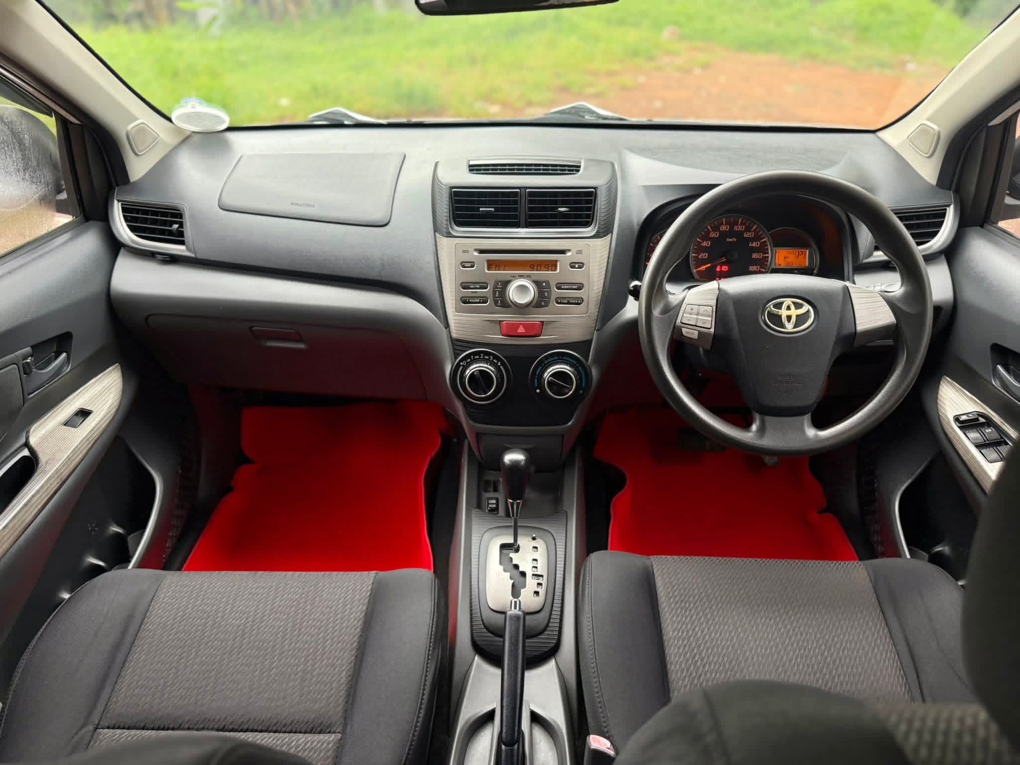 Toyota Avanza 2014 - Used Van sale in Sri Lanka - patpat.lk