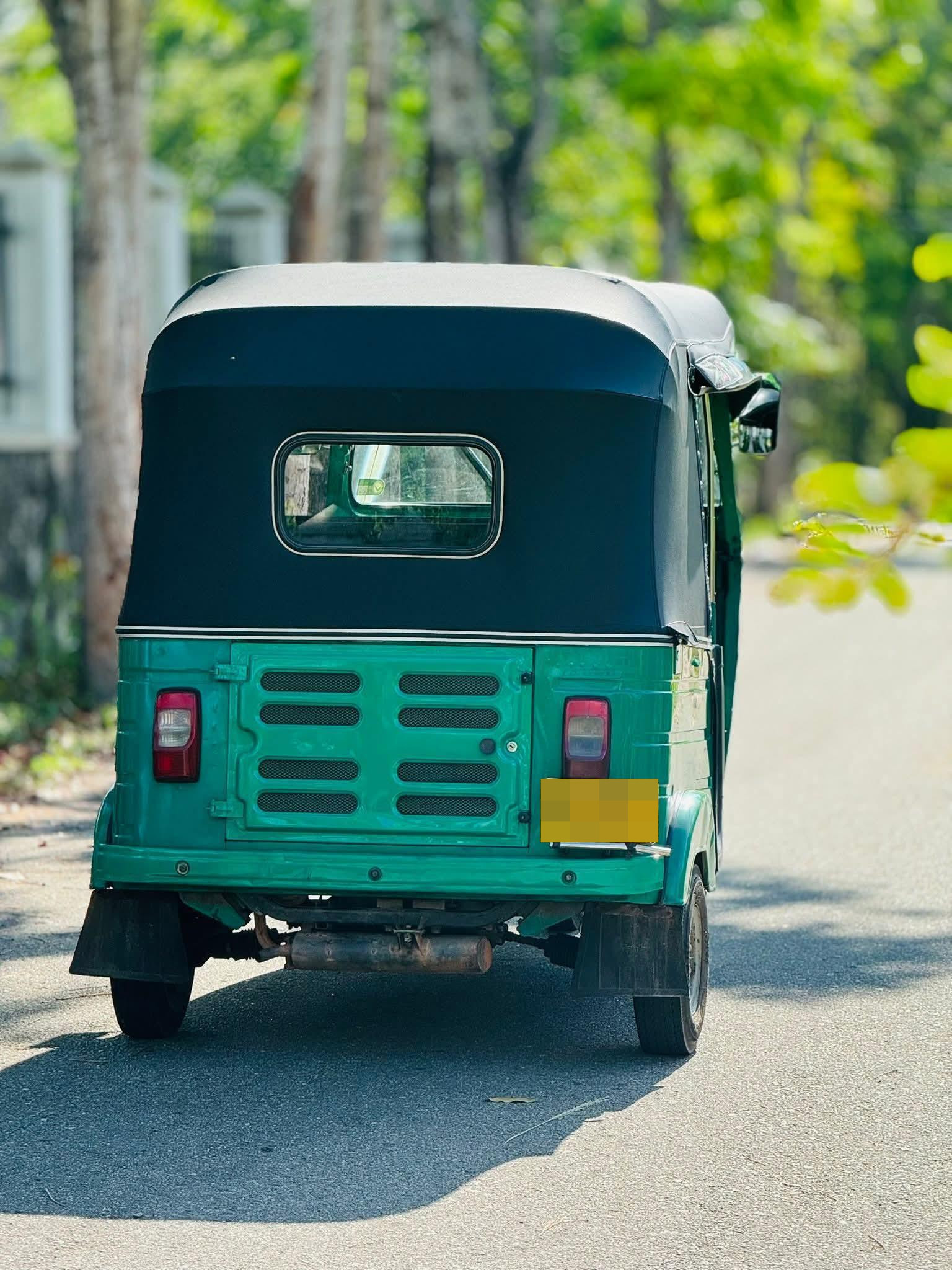 Bajaj Three Wheel 2015 - பயன்படுத்தப்பட்டது முச்சக்கர வண்டி sale in Sri Lanka - patpat.lk