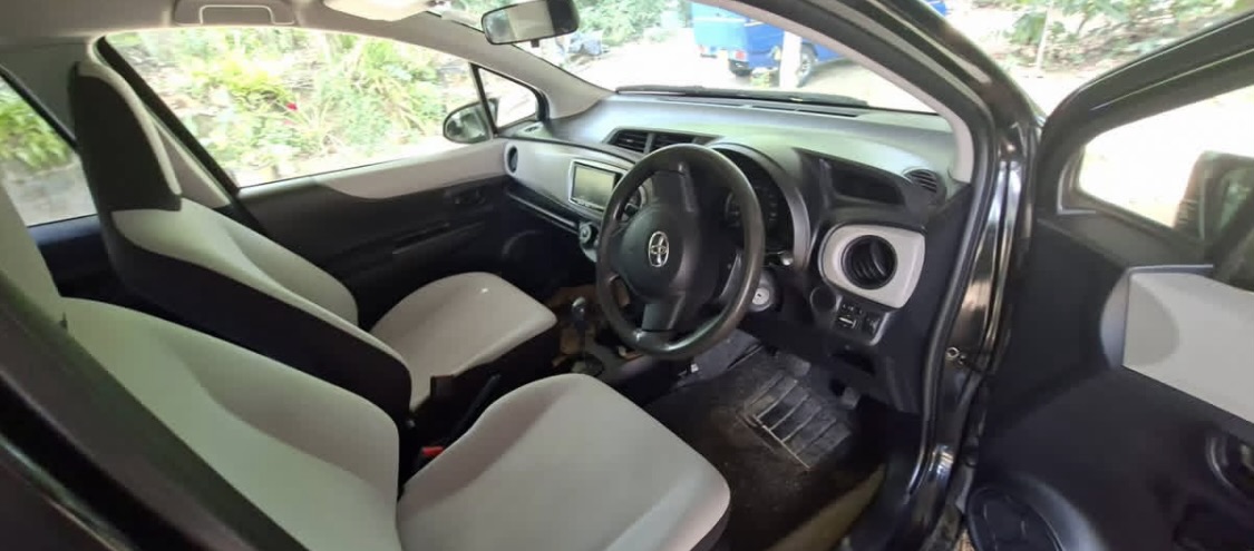 Toyota Vitz 2012 - பயன்படுத்தப்பட்டது கார் sale in Sri Lanka - patpat.lk