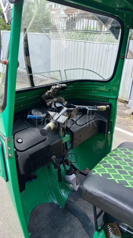 Bajaj 4 stroke 2011 - Used Three wheeler sale in Sri Lanka - patpat.lk