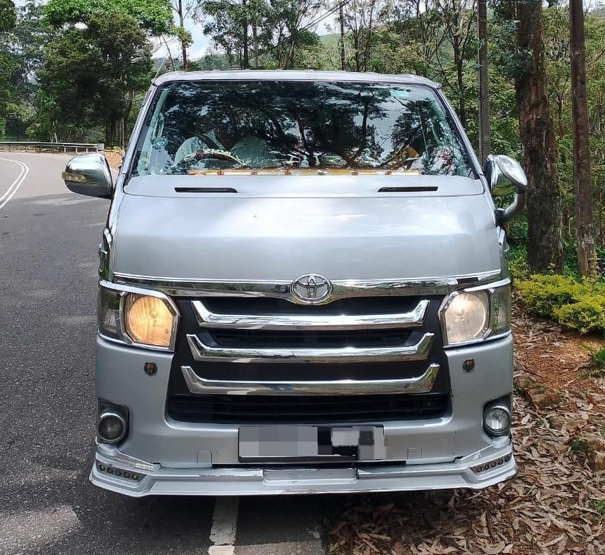 Toyota Grand Hiace 2006 - Used Van sale in Sri Lanka - patpat.lk