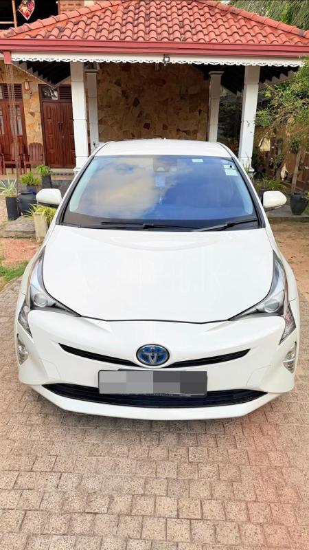 Toyota Prius 2016 - பயன்படுத்தப்பட்டது கார் sale in Sri Lanka - patpat.lk
