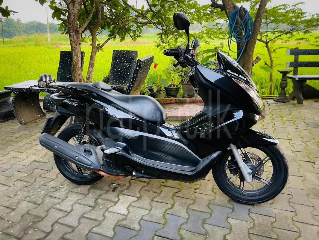 Honda PCX 2017 - பயன்படுத்தப்பட்டது பைக் sale in Sri Lanka - patpat.lk