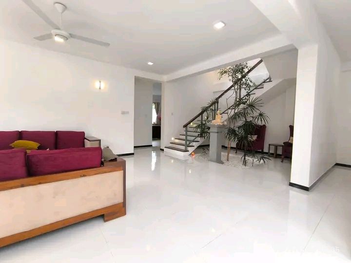 House for Sale in Athurugiriya