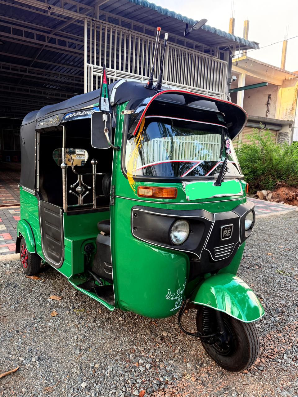 Bajaj Three Wheel 2016 - பயன்படுத்தப்பட்டது முச்சக்கர வண்டி sale in Sri Lanka - patpat.lk