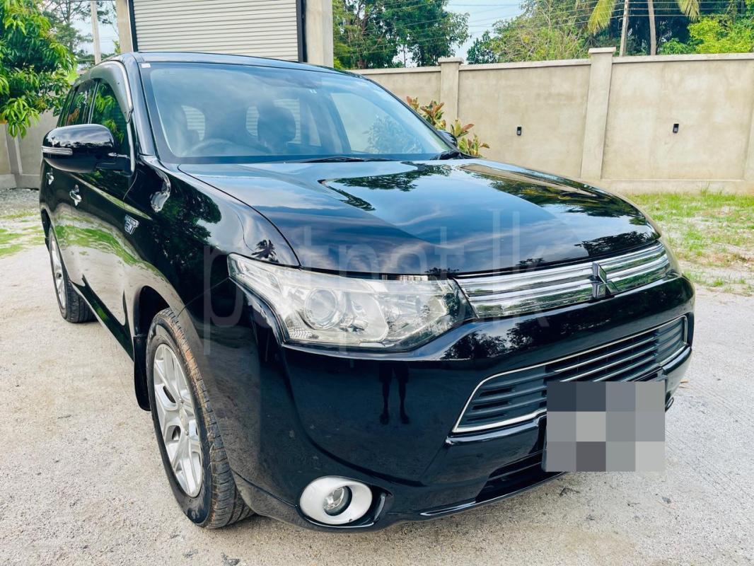 Mitsubishi Outlander 2013 - பயன்படுத்தப்பட்டது SUV sale in Sri Lanka - patpat.lk