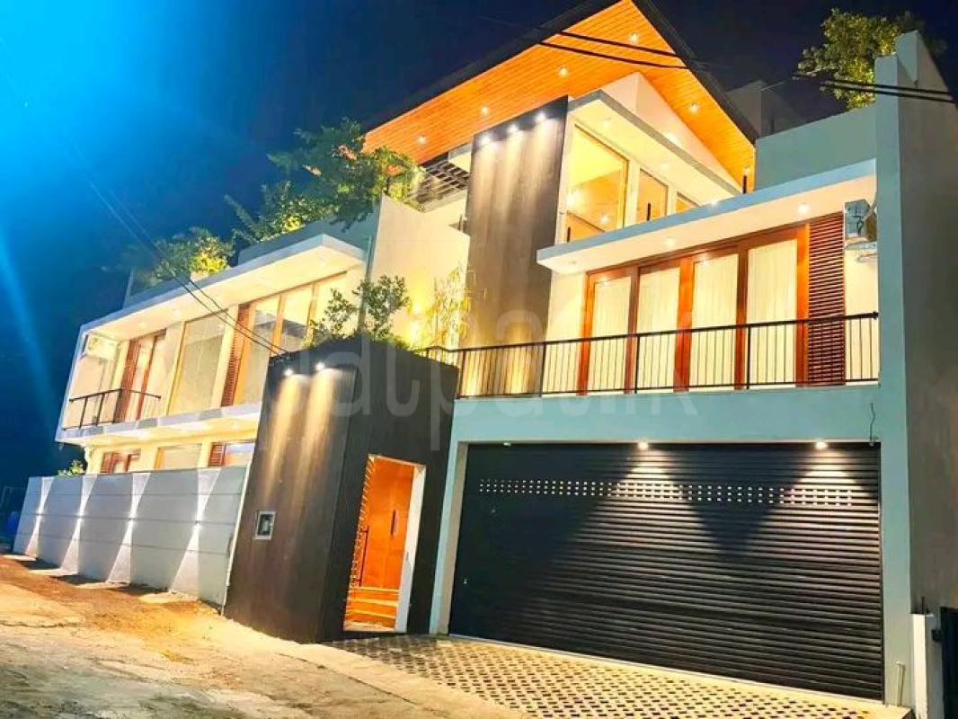 House for Sale in Boralesgamuwa
