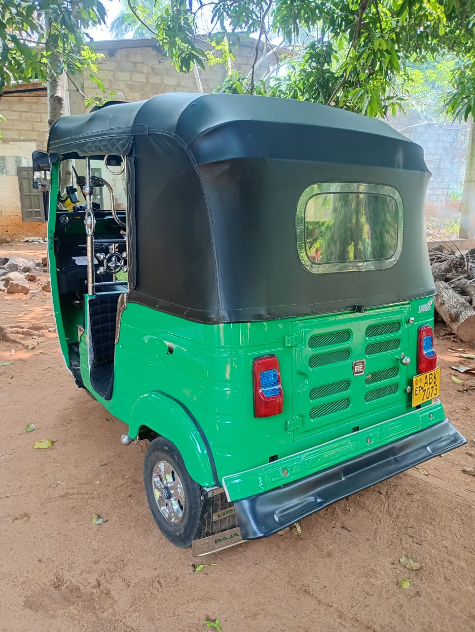 Bajaj Three Wheel 2016 - භාවිතා කරන ලද ත්‍රිරෝද රථය sale in Sri Lanka - patpat.lk