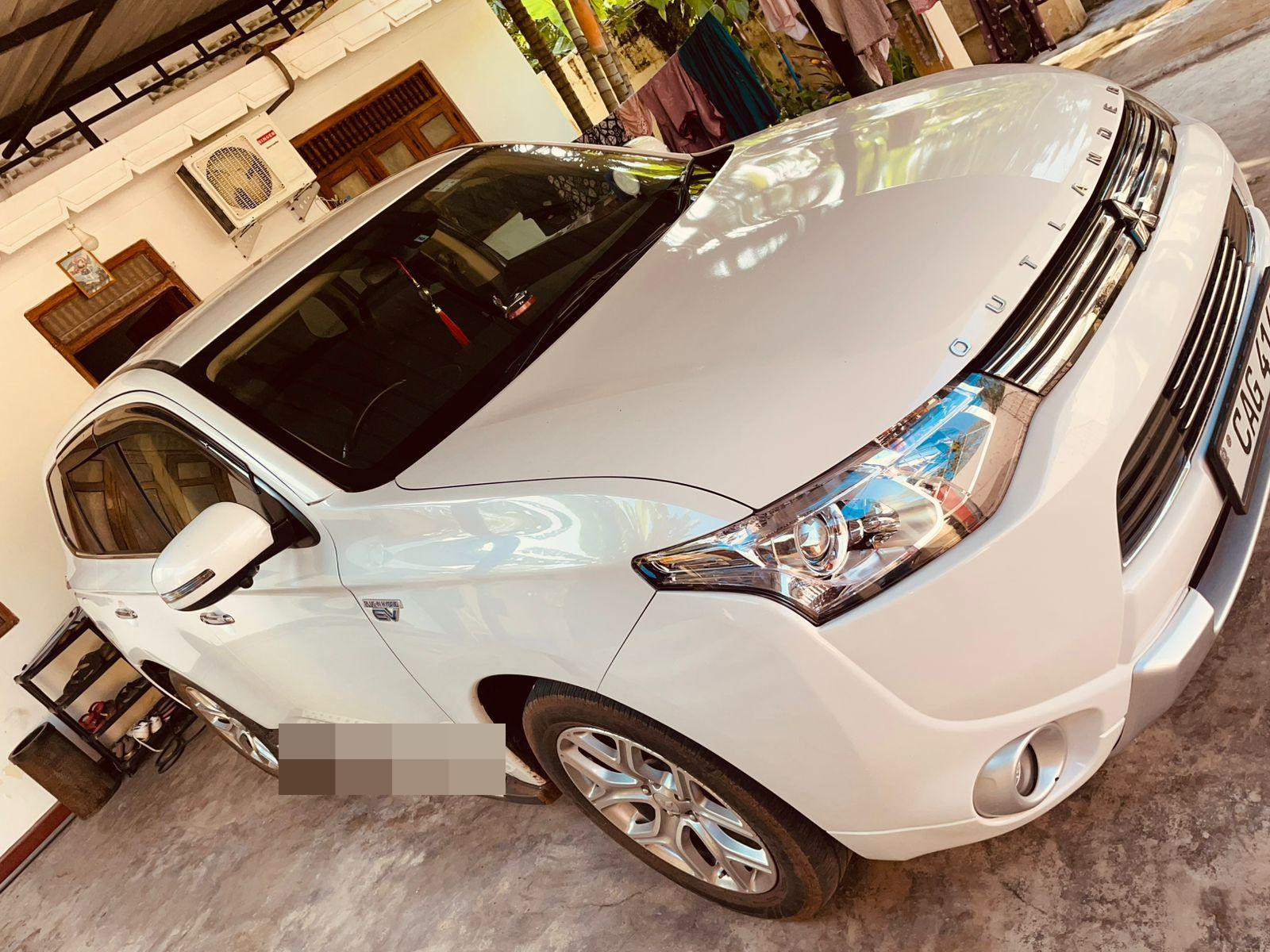 Mitsubishi Outlander 2014 - பயன்படுத்தப்பட்டது SUV sale in Sri Lanka - patpat.lk