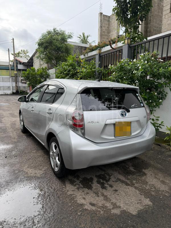Toyota Aqua 2012 - பயன்படுத்தப்பட்டது கார் sale in Sri Lanka - patpat.lk