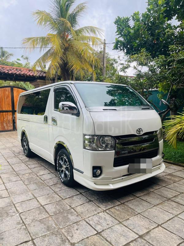 Toyota Hiace 2017 - பயன்படுத்தப்பட்டது வேன் sale in Sri Lanka - patpat.lk