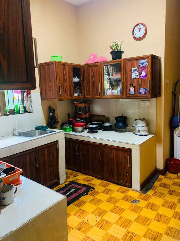 House for Sale in Adampan