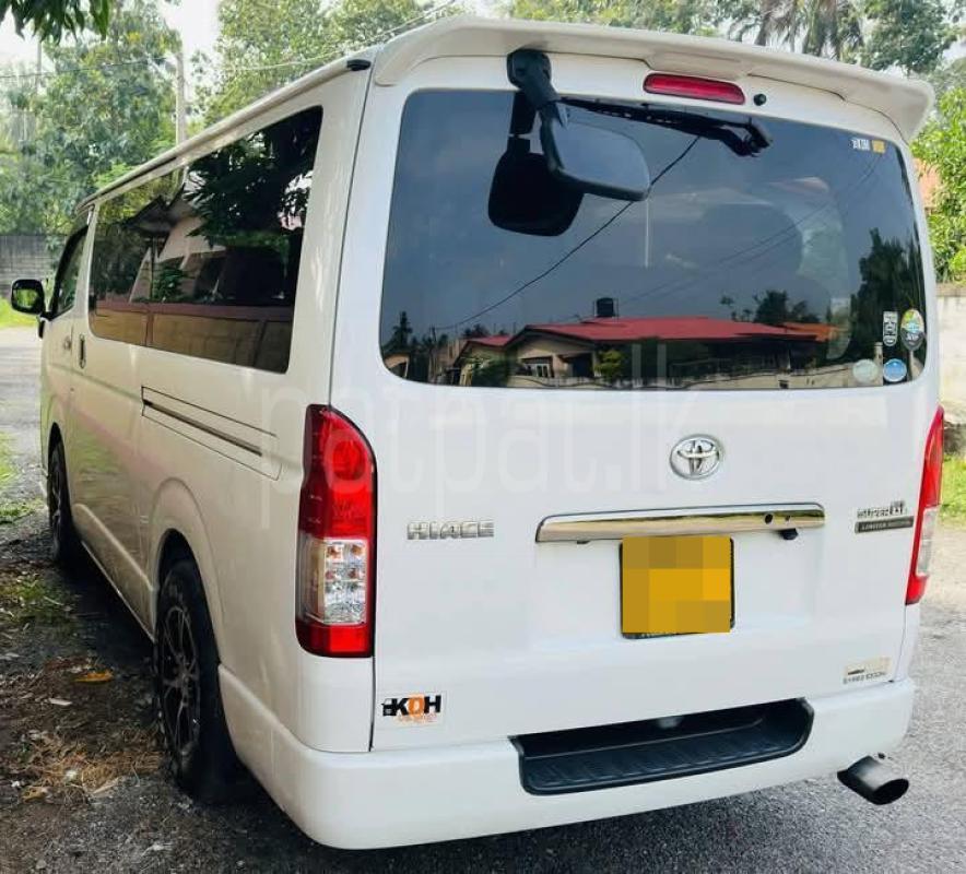 Toyota Hiace 2015 - பயன்படுத்தப்பட்டது வேன் sale in Sri Lanka - patpat.lk
