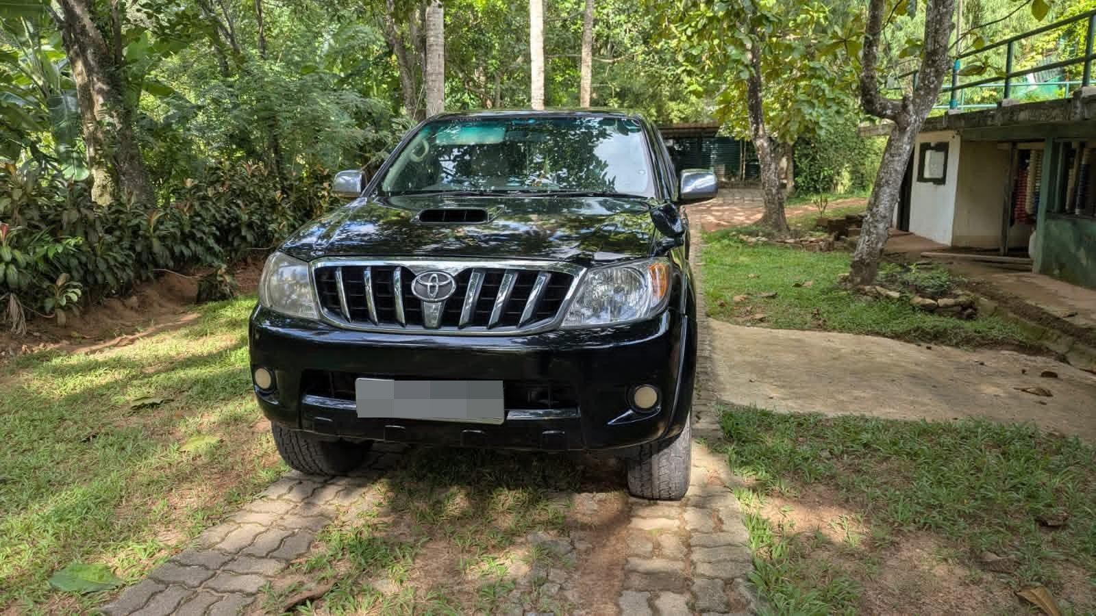 Toyota Hilux 2007 - பயன்படுத்தப்பட்டது சரக்கு போக்குவரத்து sale in Sri Lanka - patpat.lk