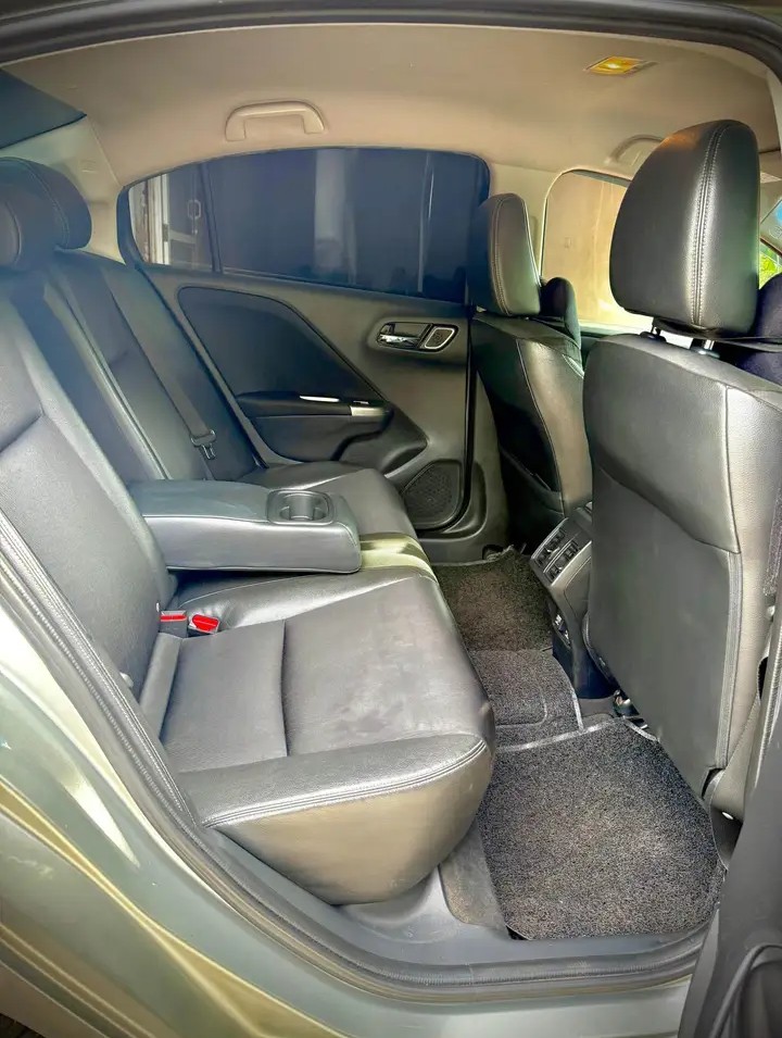 Honda Grace 2016 - பயன்படுத்தப்பட்டது கார் sale in Sri Lanka - patpat.lk