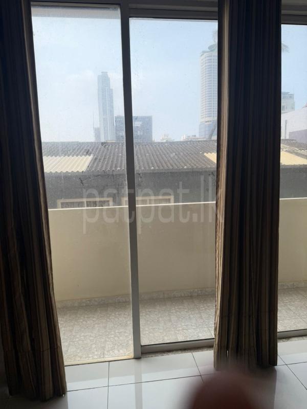 Furnished Apartment for Sale in Bambalapitiya (Colombo 04)