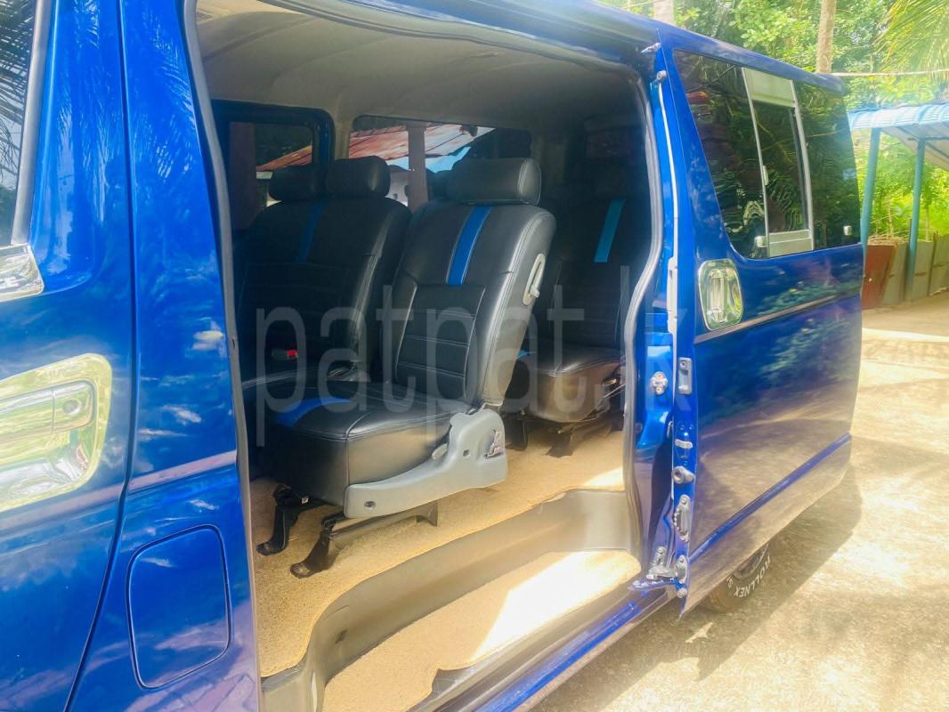 Toyota Hiace 2007 - பயன்படுத்தப்பட்டது வேன் sale in Sri Lanka - patpat.lk