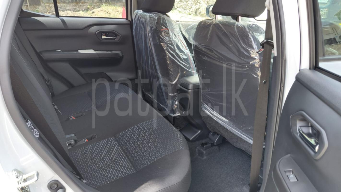 Toyota Raize 2025 - சான்றளிக்கப்பட்டது SUV sale in Sri Lanka - patpat.lk