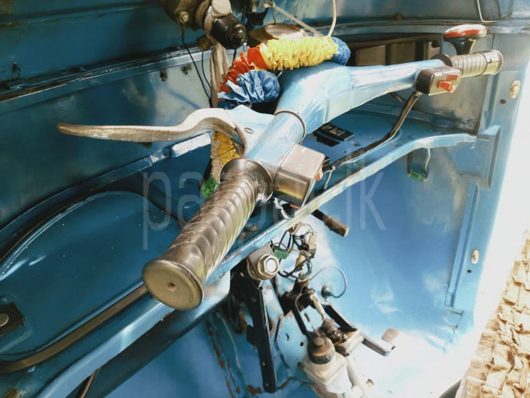 Bajaj Three Wheel 2005 - பயன்படுத்தப்பட்டது முச்சக்கர வண்டி sale in Sri Lanka - patpat.lk