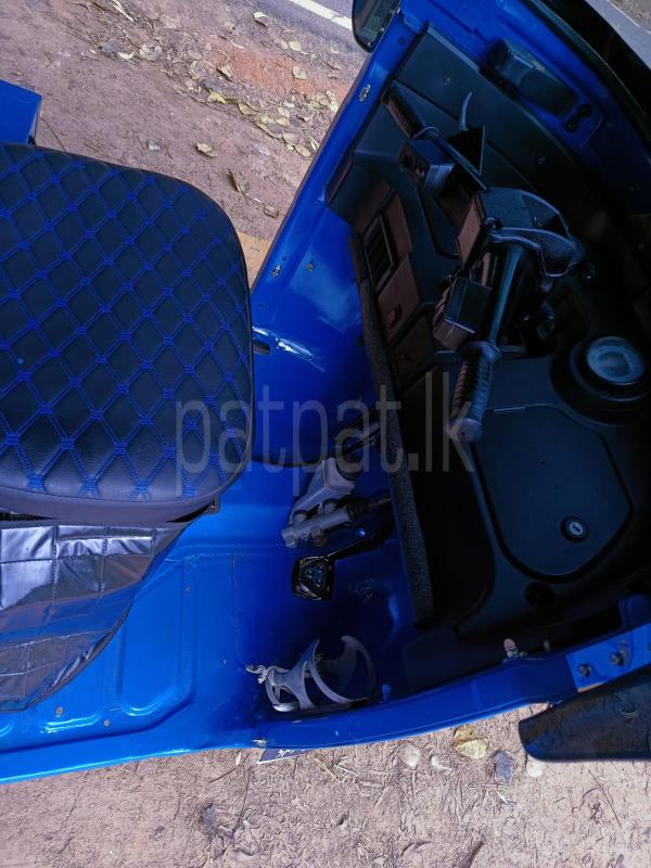Bajaj 4 stroke 2014 - பயன்படுத்தப்பட்டது முச்சக்கர வண்டி sale in Sri Lanka - patpat.lk