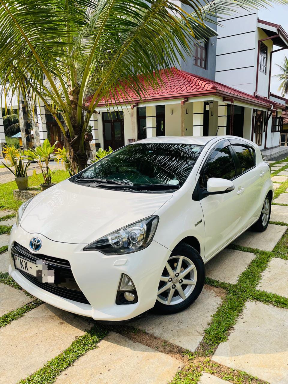 Toyota Aqua 2013 - Used Car sale in Sri Lanka - patpat.lk