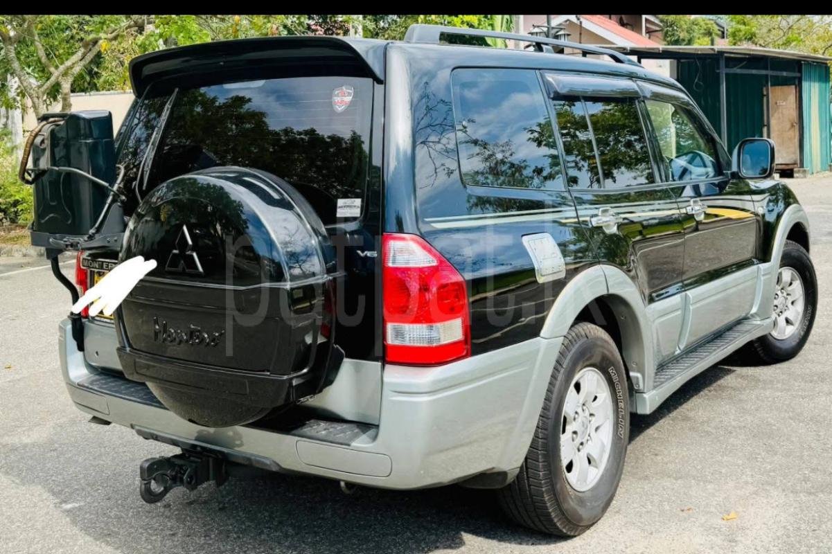 Mitsubishi Montero 2003 - பயன்படுத்தப்பட்டது SUV sale in Sri Lanka - patpat.lk