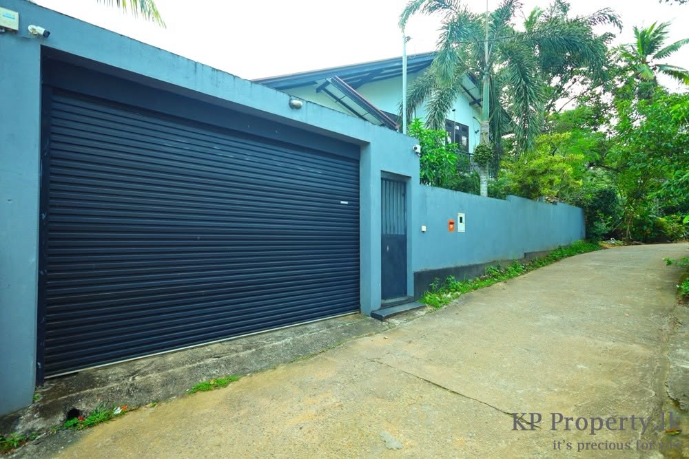 House for Sale in Athurugiriya