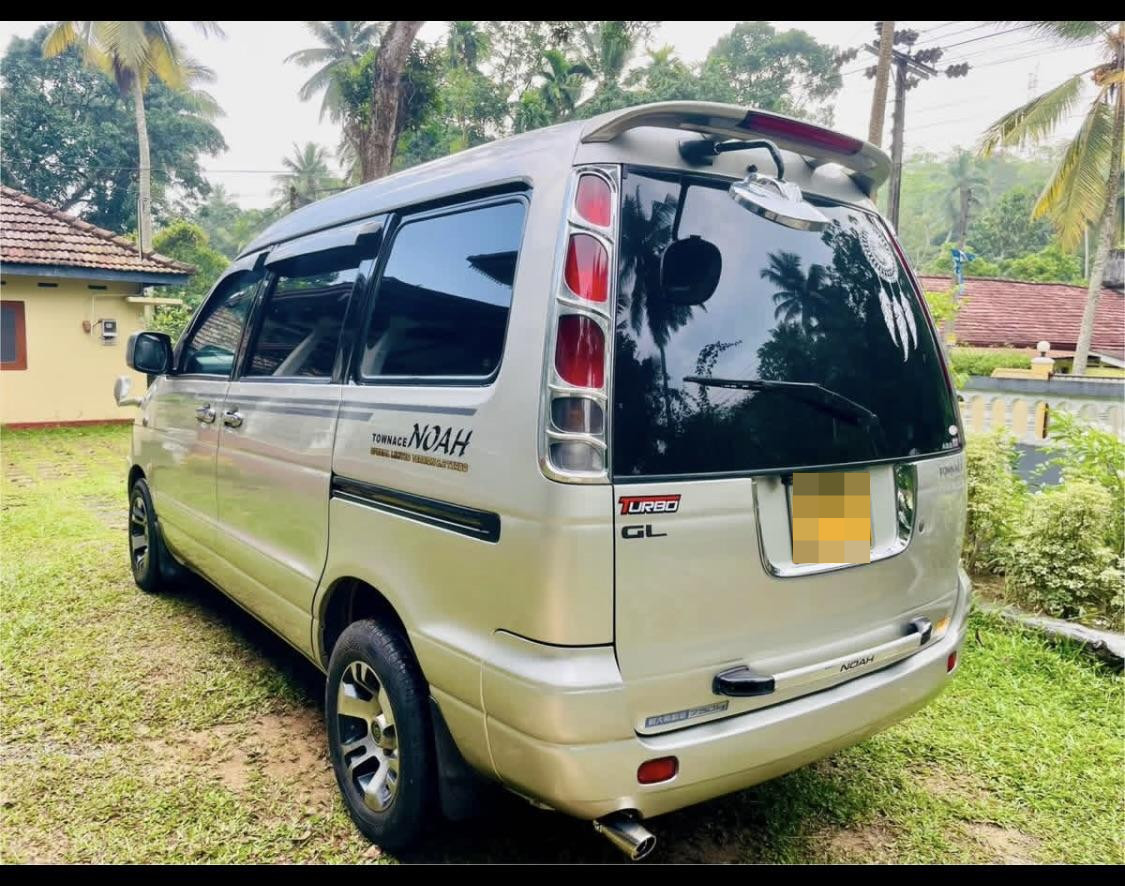 Toyota TownAce 2001 - பயன்படுத்தப்பட்டது வேன் sale in Sri Lanka - patpat.lk