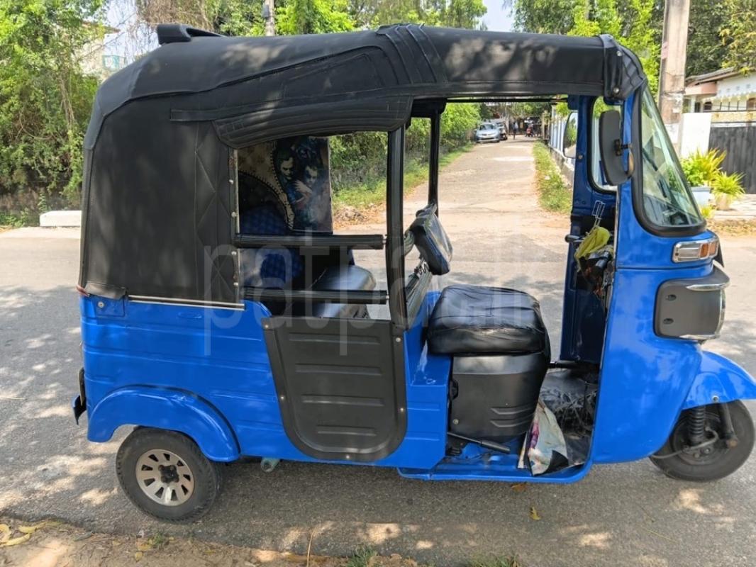 Bajaj 4 stroke 2017 - භාවිතා කරන ලද ත්‍රිරෝද රථය sale in Sri Lanka - patpat.lk