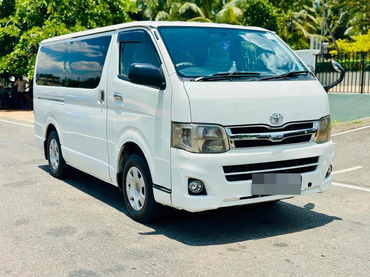Toyota Hiace 2013 - Used Van sale in Sri Lanka - patpat.lk