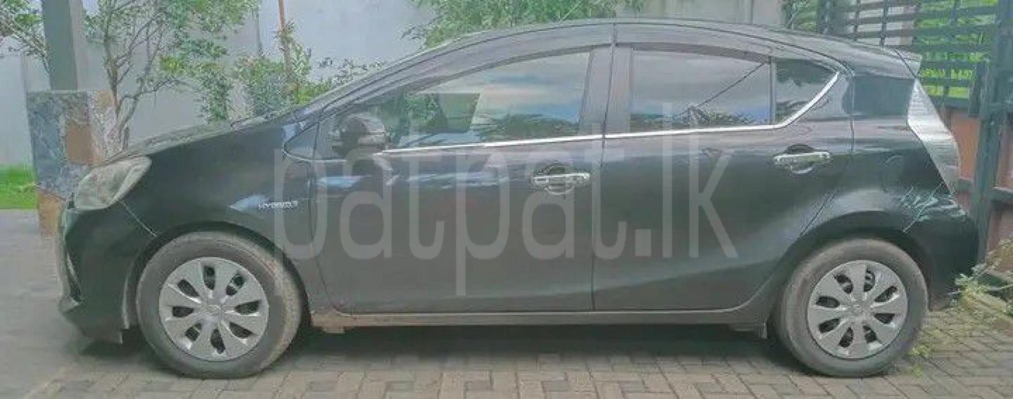Toyota Aqua 2013 - பயன்படுத்தப்பட்டது கார் sale in Sri Lanka - patpat.lk