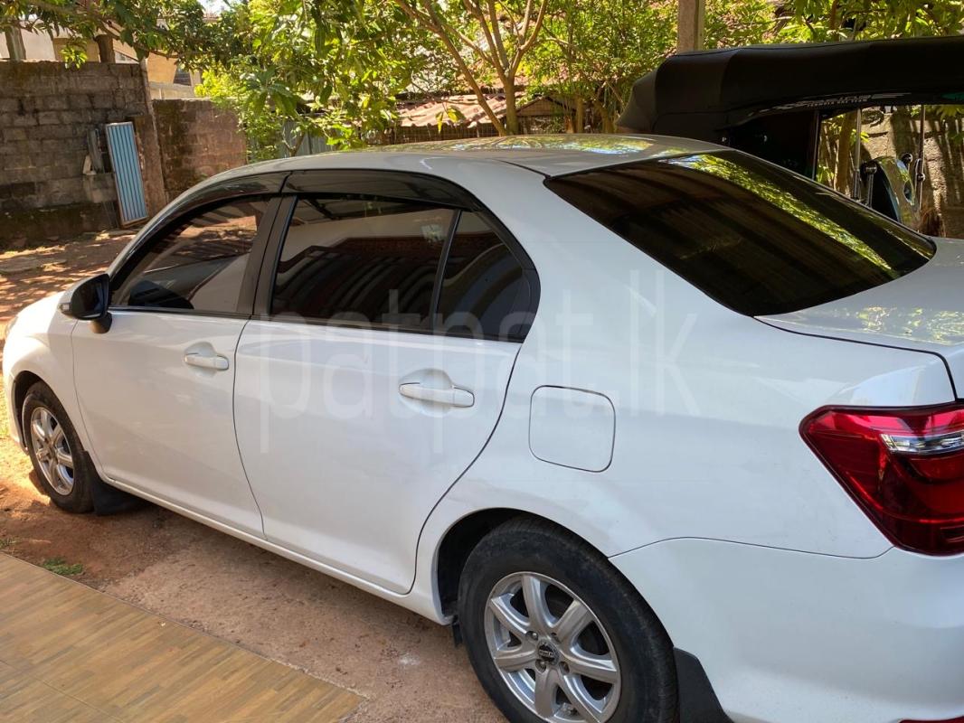 Toyota Axio 2017 - භාවිතා කරන ලද කාර් sale in Sri Lanka - patpat.lk