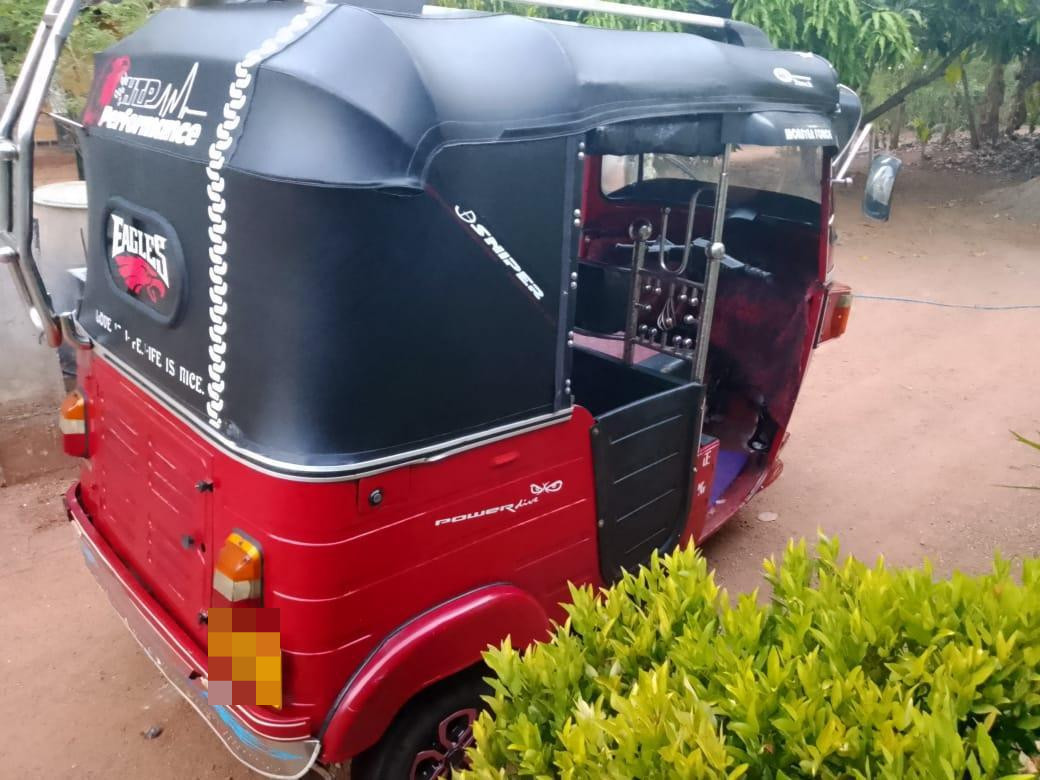 Bajaj Three Wheel 2012 - Used Three wheeler sale in Sri Lanka - patpat.lk