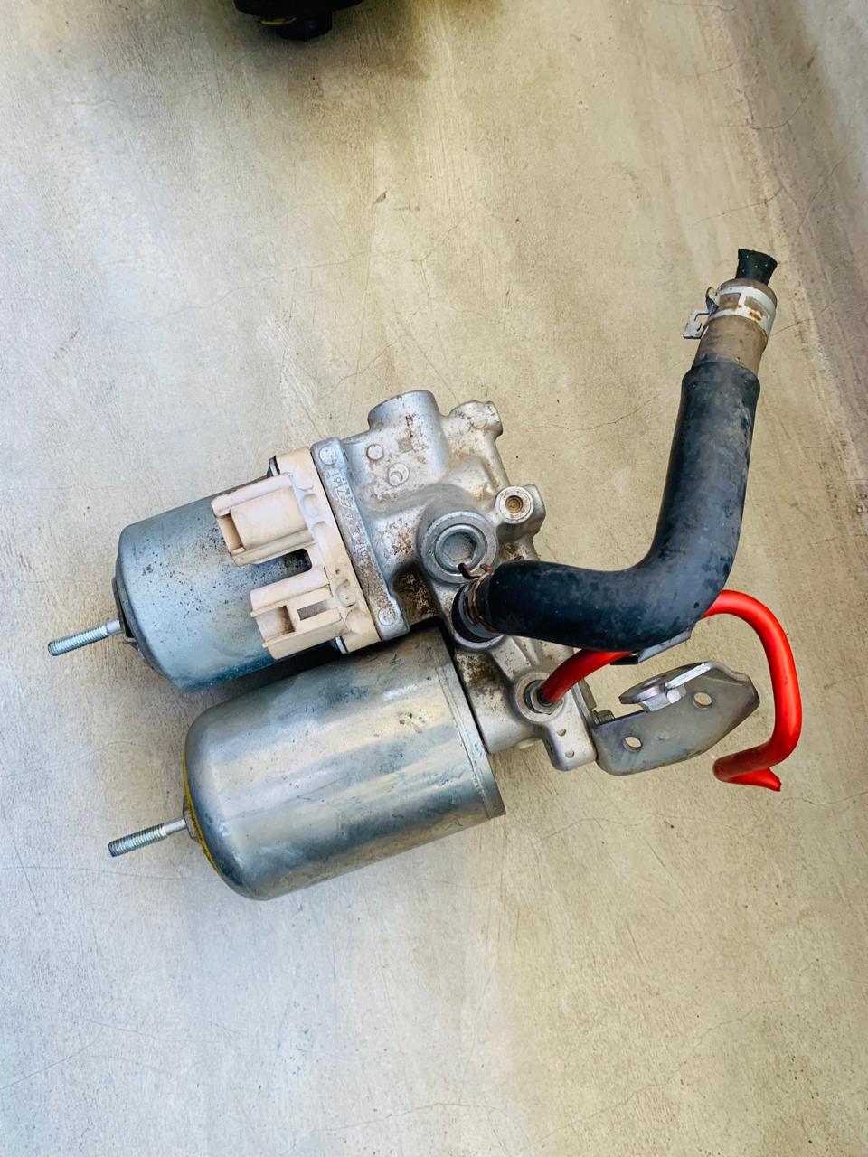 TOYOTA AQUA ABS UNIT AND ACCUMILATOR