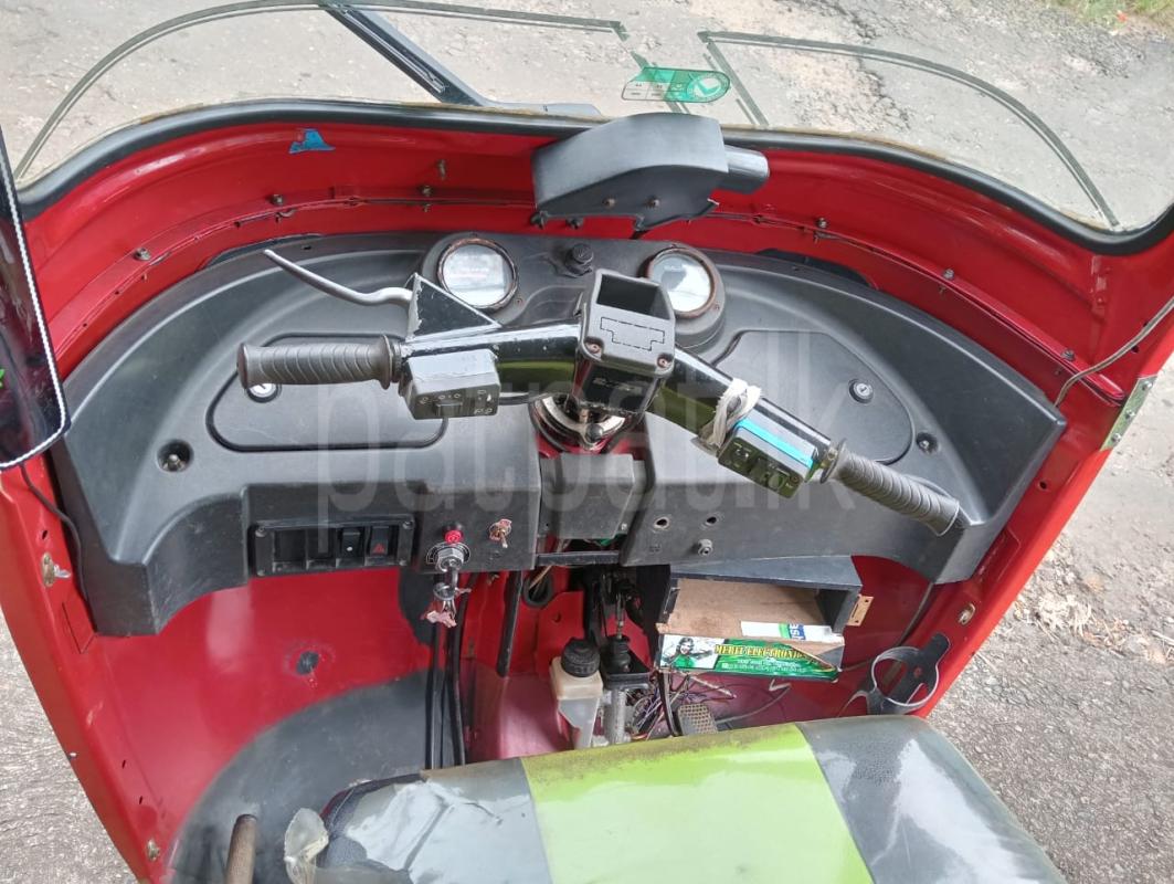 Bajaj 4 stroke 2013 - பயன்படுத்தப்பட்டது முச்சக்கர வண்டி sale in Sri Lanka - patpat.lk