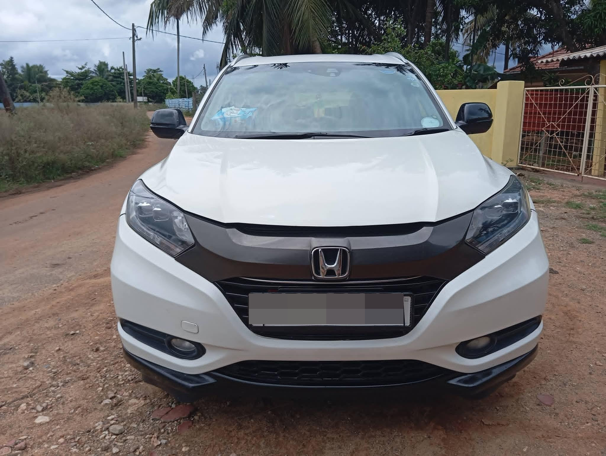 Honda Vezel 2015 - பயன்படுத்தப்பட்டது SUV sale in Sri Lanka - patpat.lk