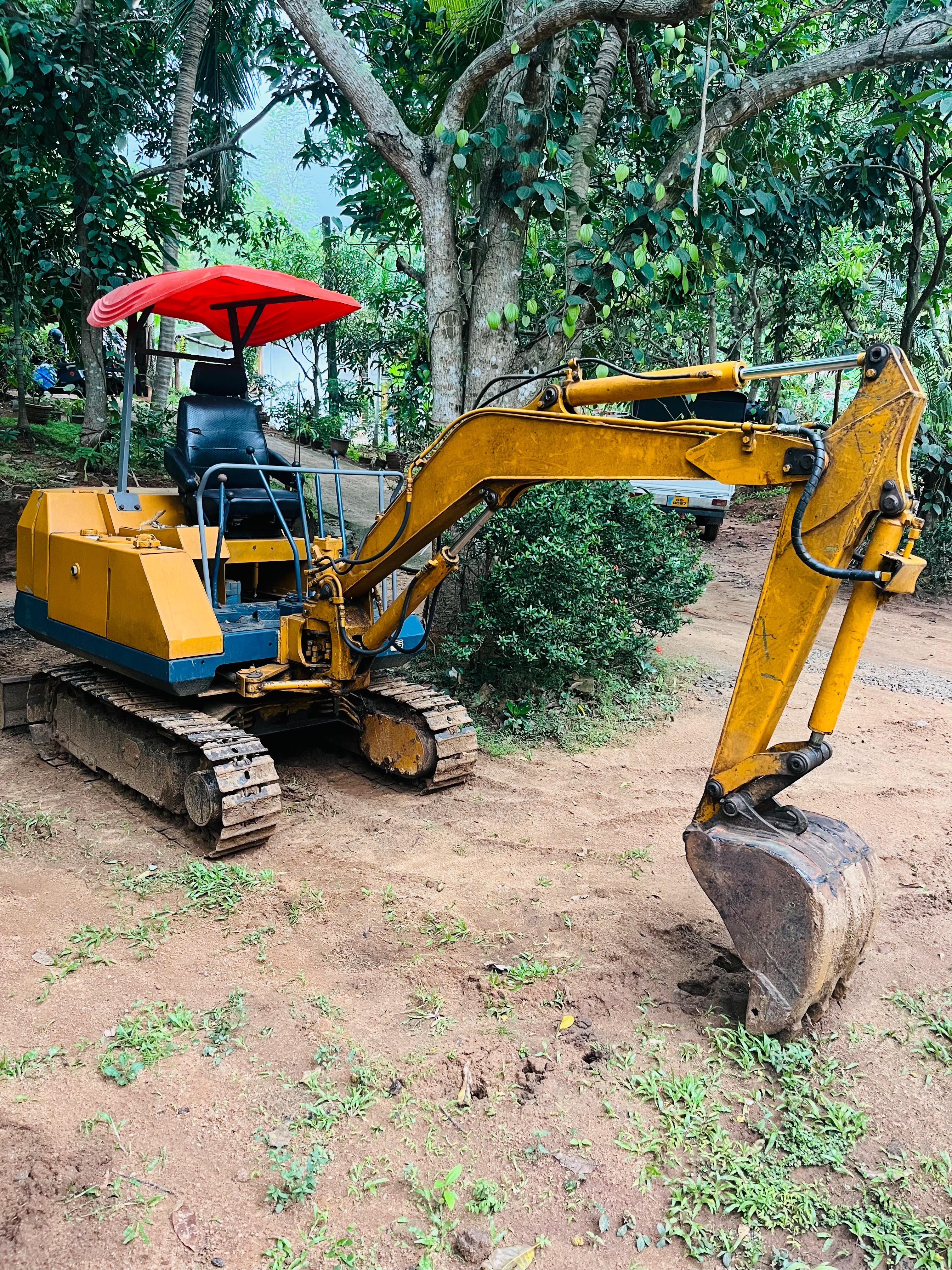Komatsu PC 30 1990 - பயன்படுத்தப்பட்டது கனரக sale in Sri Lanka - patpat.lk
