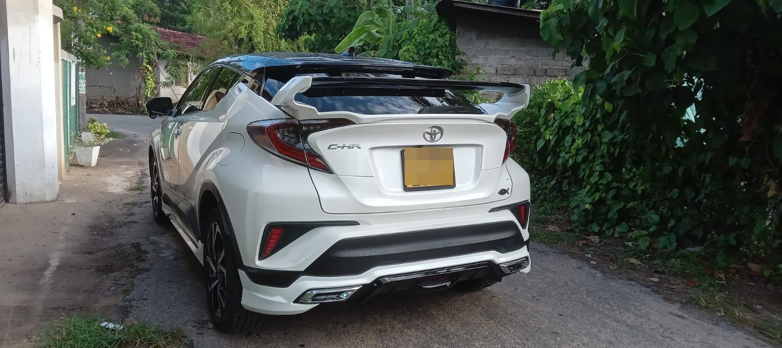 Toyota CHR 2017 - භාවිතා කරන ලද SUV රථය sale in Sri Lanka - patpat.lk