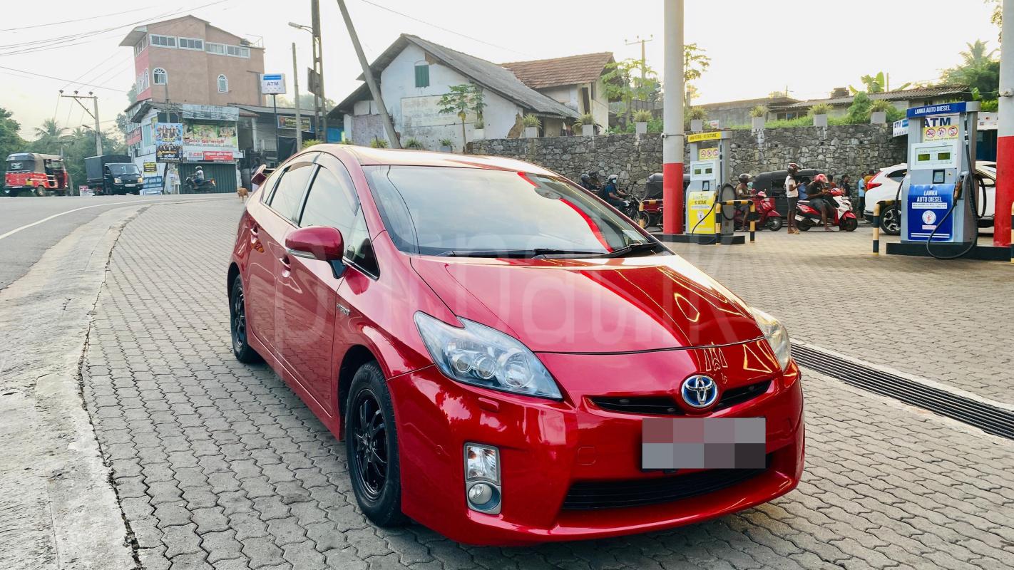 Toyota Prius 2011 - பயன்படுத்தப்பட்டது கார் sale in Sri Lanka - patpat.lk