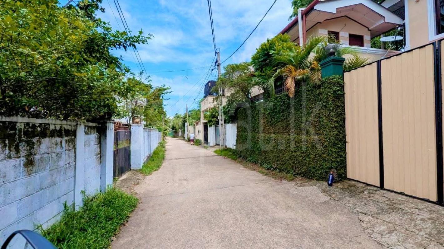 Residential Land for Sale in Hunupitiya