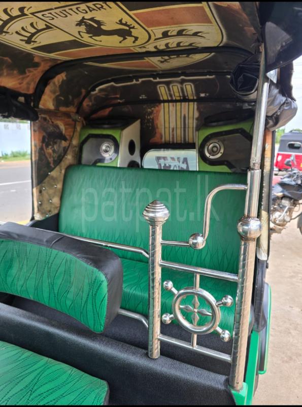 Bajaj Three Wheel 2015 - பயன்படுத்தப்பட்டது முச்சக்கர வண்டி sale in Sri Lanka - patpat.lk