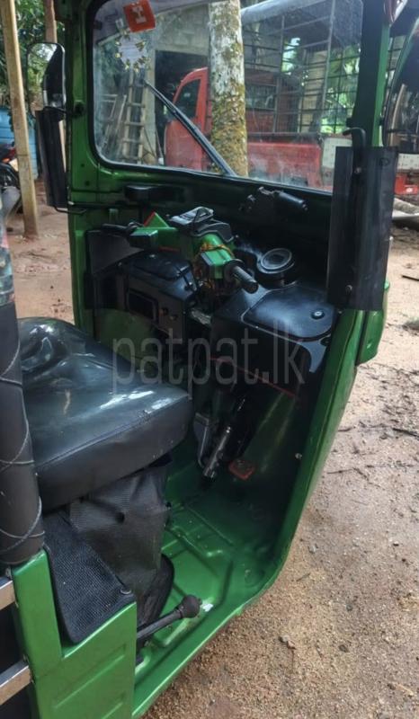 Bajaj Three Wheel 2013 - பயன்படுத்தப்பட்டது முச்சக்கர வண்டி sale in Sri Lanka - patpat.lk
