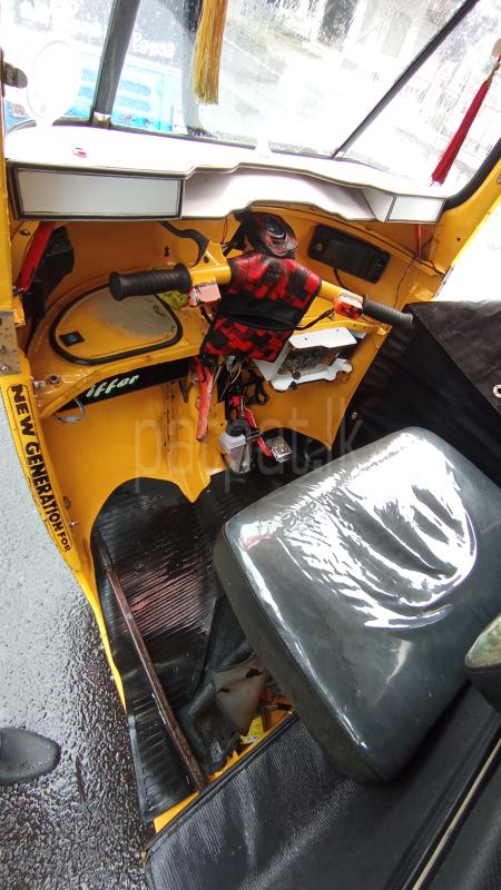 Bajaj Three Wheel 2005 - பயன்படுத்தப்பட்டது முச்சக்கர வண்டி sale in Sri Lanka - patpat.lk