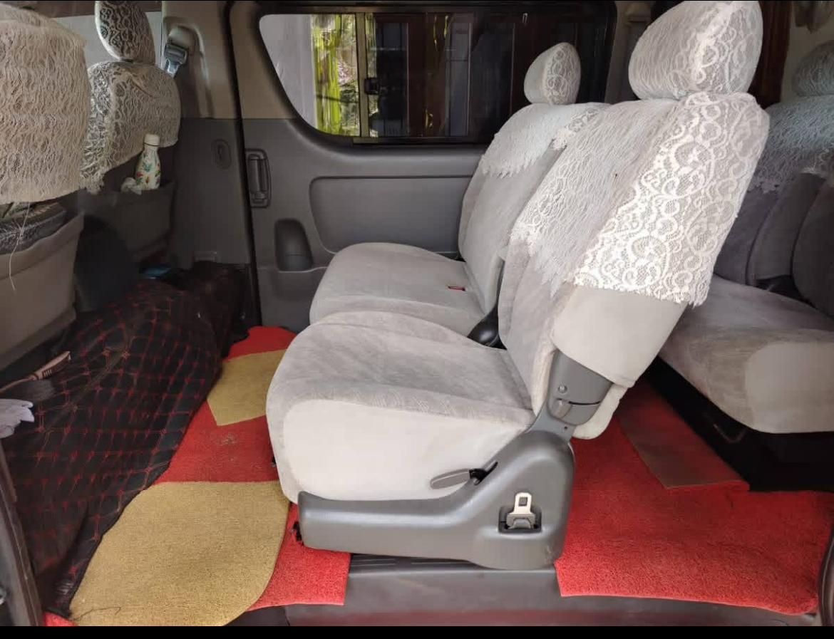 Toyota Hiace 2011 - பயன்படுத்தப்பட்டது வேன் sale in Sri Lanka - patpat.lk
