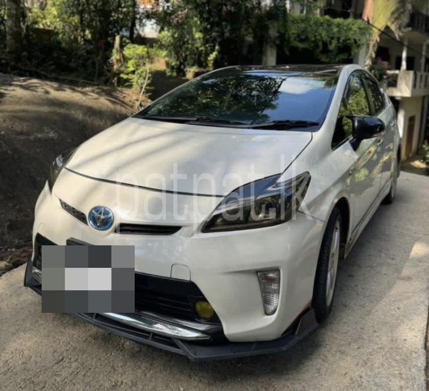 Toyota Prius 2014 - பயன்படுத்தப்பட்டது கார் sale in Sri Lanka - patpat.lk