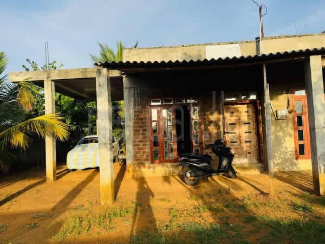 House for Sale in Weerawila ads-image-1