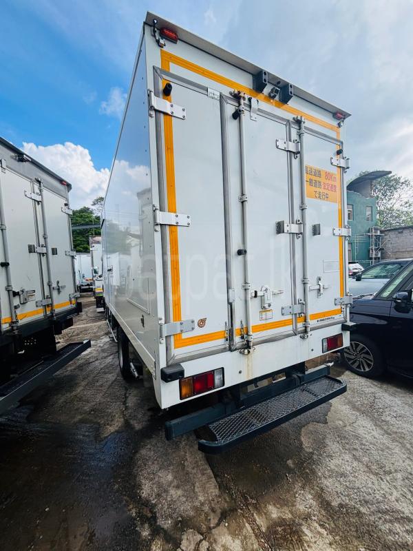 Isuzu ELF 2018 - சான்றளிக்கப்பட்டது டிரக் sale in Sri Lanka - patpat.lk