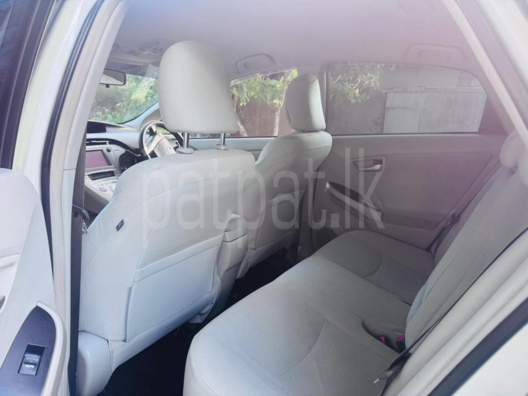 Toyota Prius 2012 - பயன்படுத்தப்பட்டது கார் sale in Sri Lanka - patpat.lk