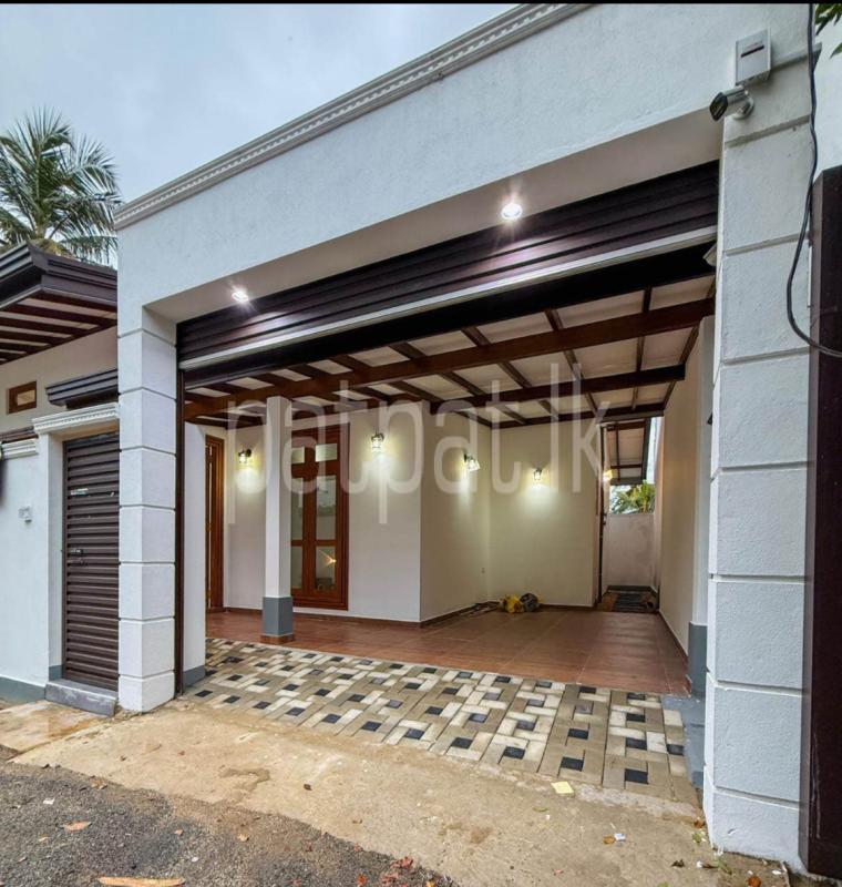 House for Sale in Athurugiriya